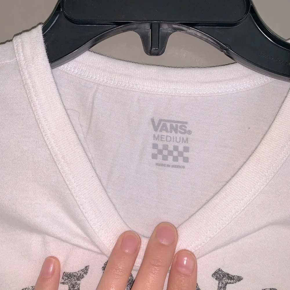 ⭐️BUNDLE⭐️ of Vans Shirts/Jackets - Picture 9 of 16